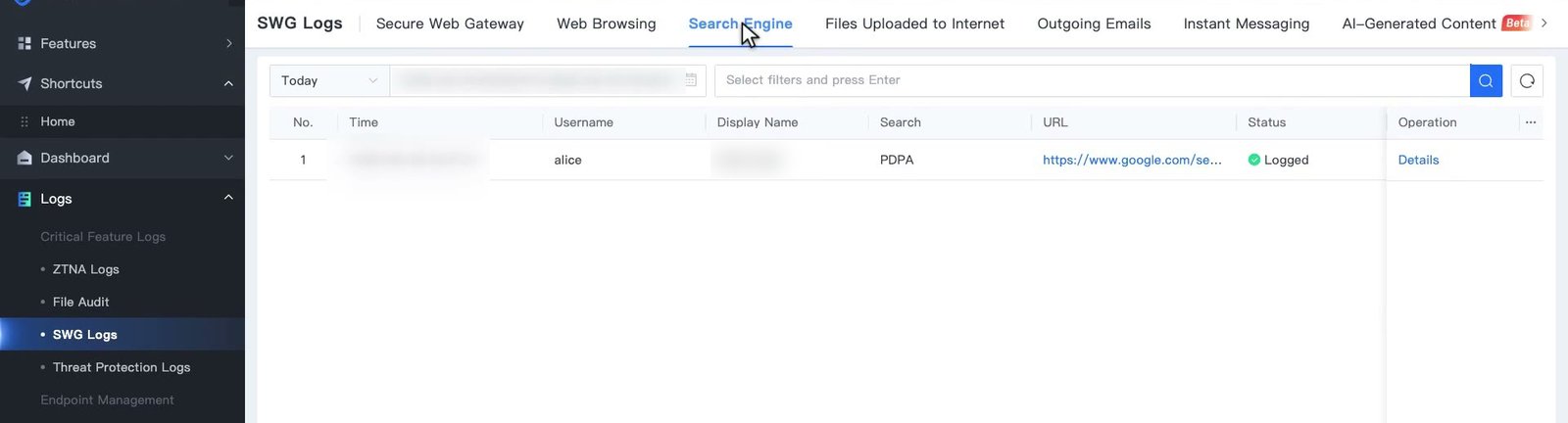 SWG Logs แท็บ Search Engine แสดงคำค้นหาของผู้ใช้พร้อม URL และสถานะ Logged